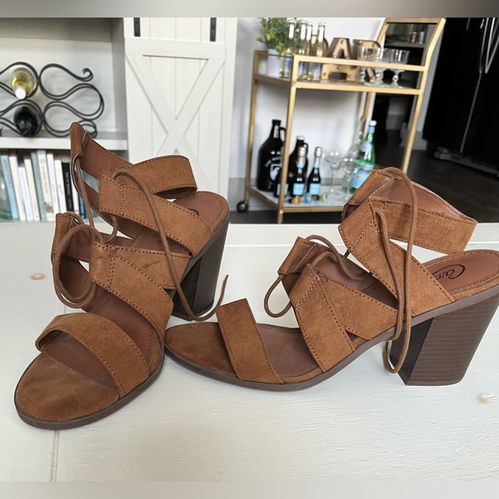 Open toe 3.5 inch tie up booties, size 10
